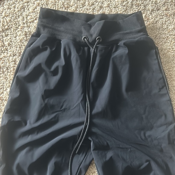 Black Carbon38 lightweight high waist joggers - Picture 3 of 6